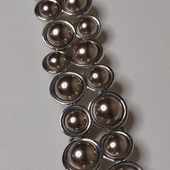 Silver Tone Heavy Metal Circle Bracelet - Picture 5 of 13